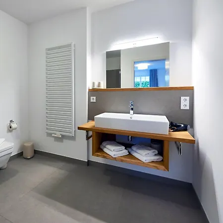 Beatrice - 03 * Binz